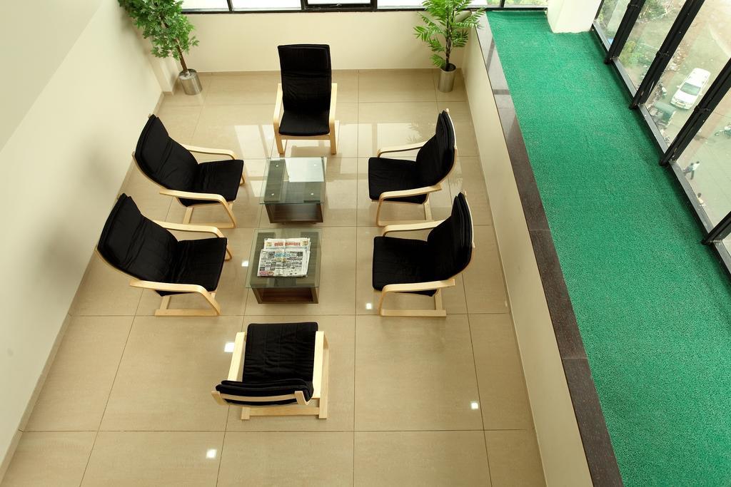 Hotel Classique Раджкот Экстерьер фото