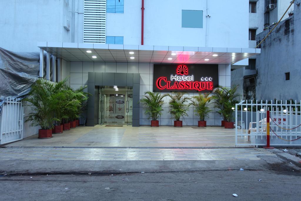 Hotel Classique Раджкот Экстерьер фото
