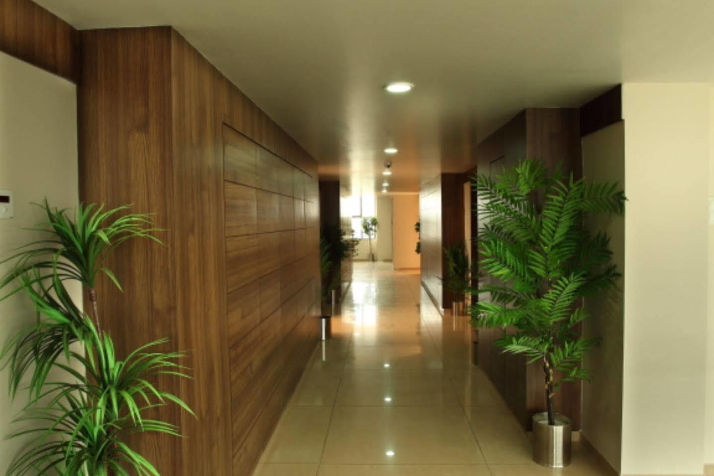 Hotel Classique Раджкот Экстерьер фото